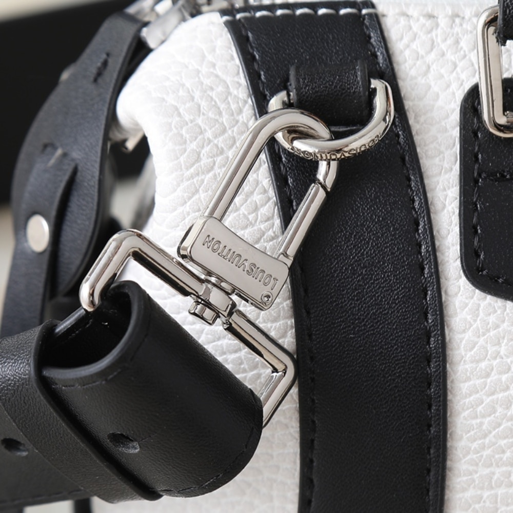 Louis Vuitton Lv Biker Pm White 30Cm M25561