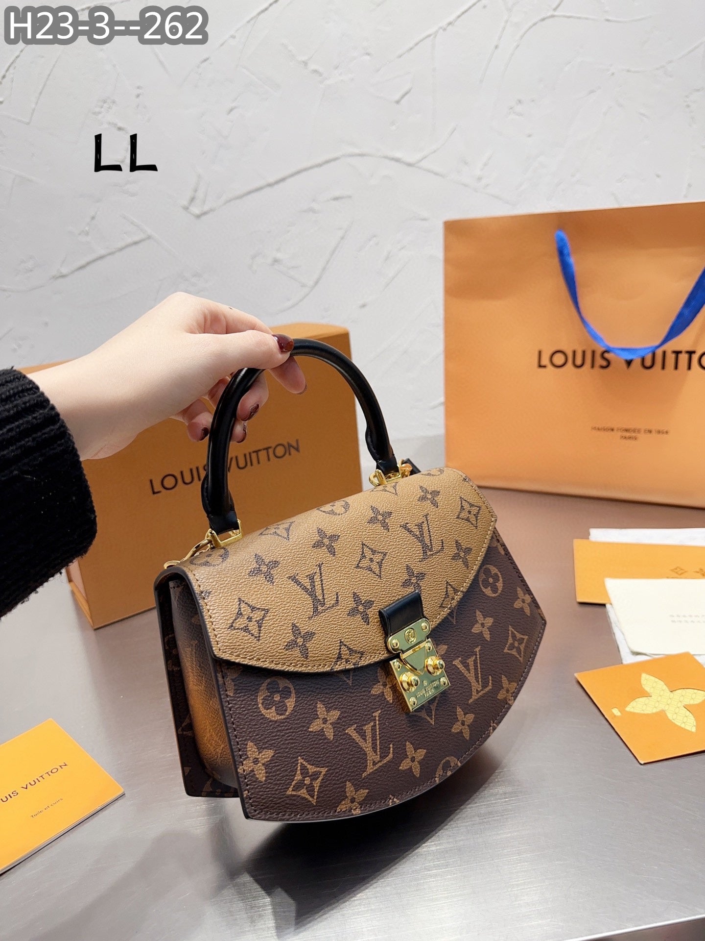 Louis Vuitton Tilsitt Bag Brown 23Cm M46548