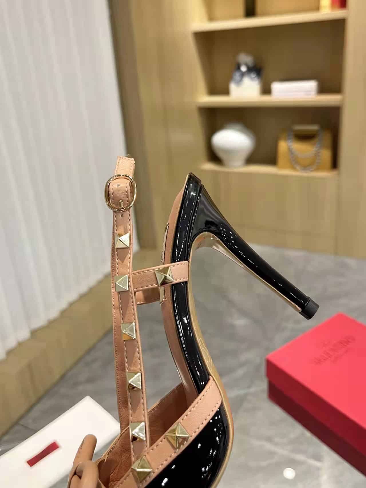 Valentino Rockstud Bow 100 Patent Slingback Pump Black Pink