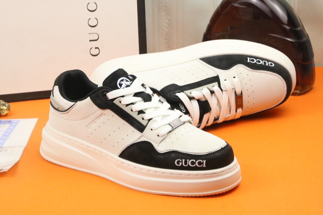 Gucci Gg Sneaker Leather In White And Black