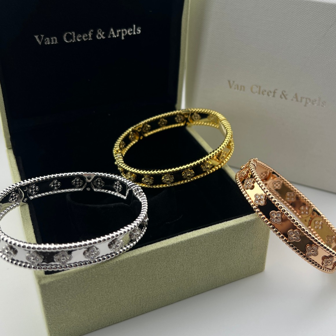 Pavé-set Diamond Kaleidoscope Bracelet