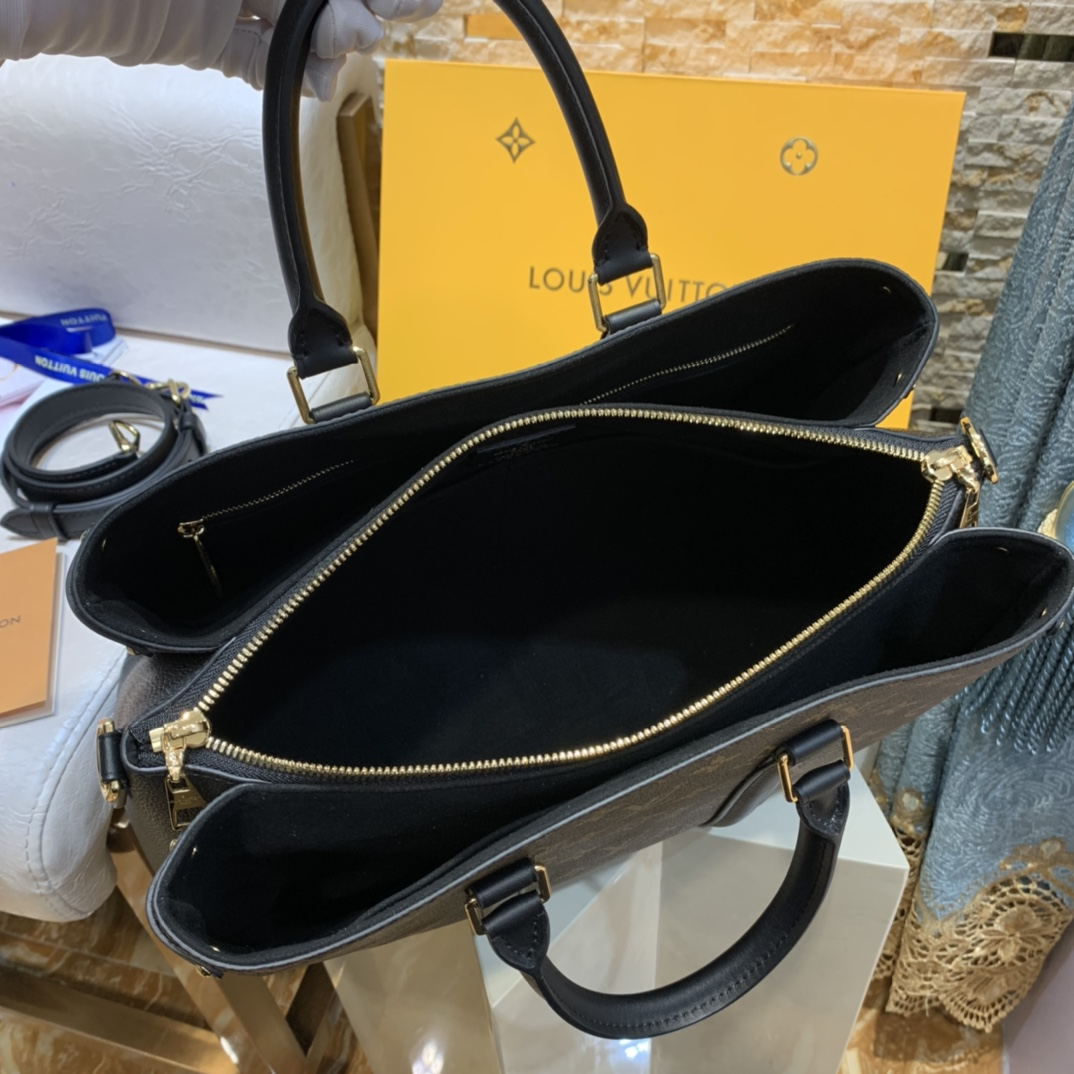 Louis Vuitton Soufflot Mm 36Cm Black