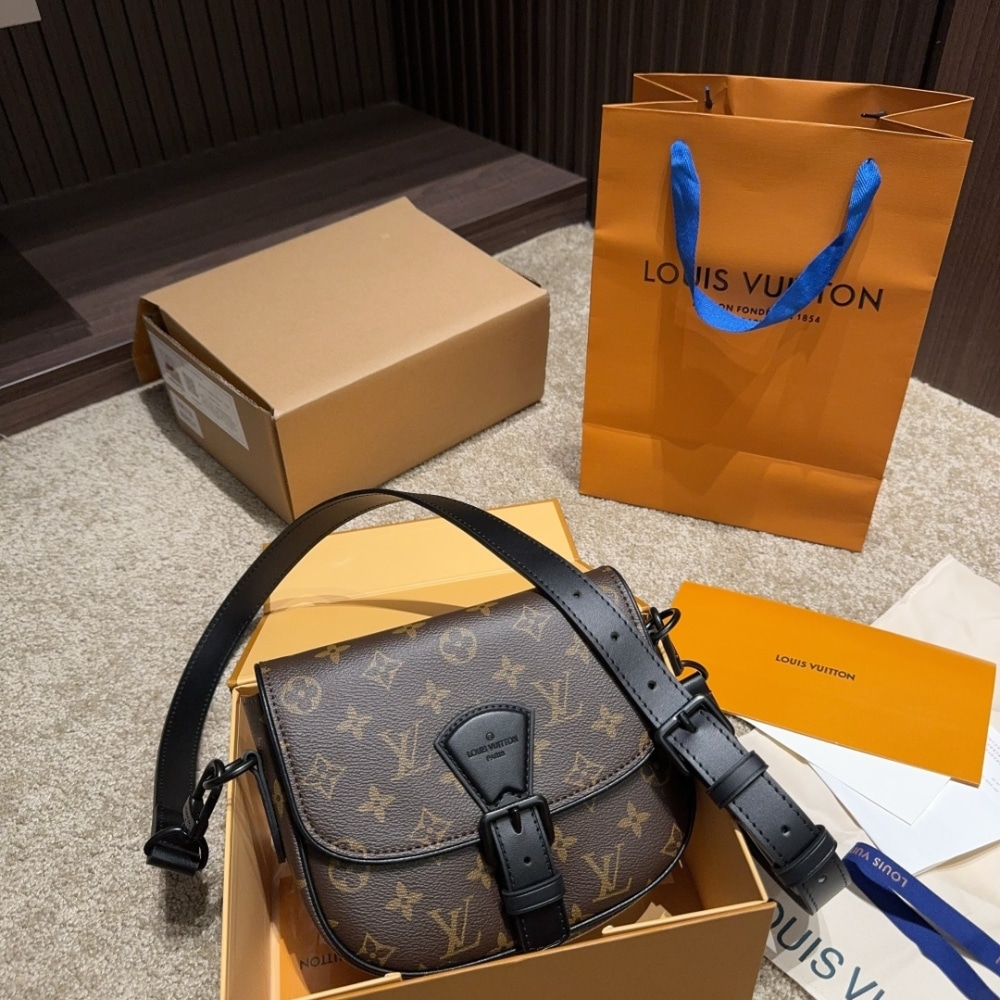 Louis Vuitton Montsouris Messenger PM​ Monogram Macassar Canvas Brown 19Cm M47060