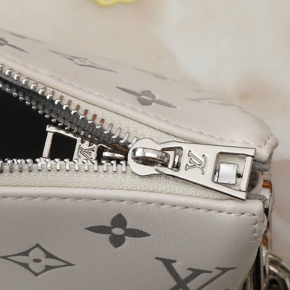 Louis Vuitton Coussin BB White 21cm M11957