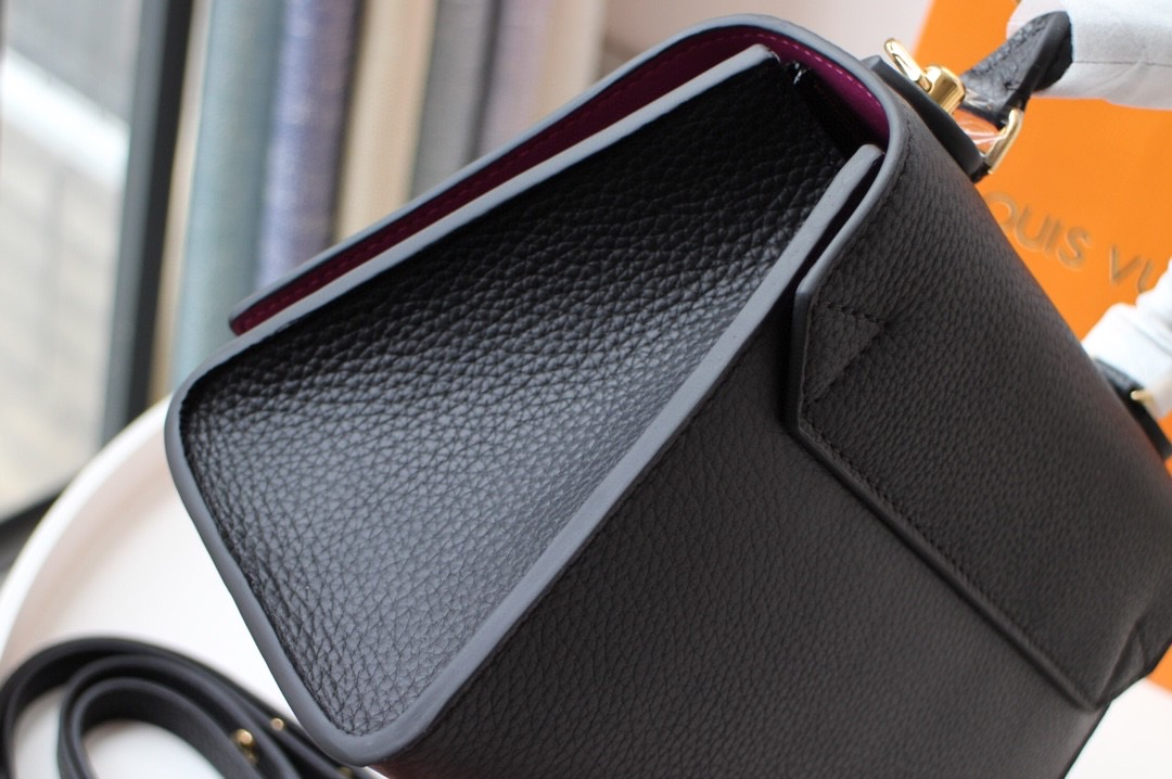 Louis Vuitton Twist One Handle Pm 25Cm Black