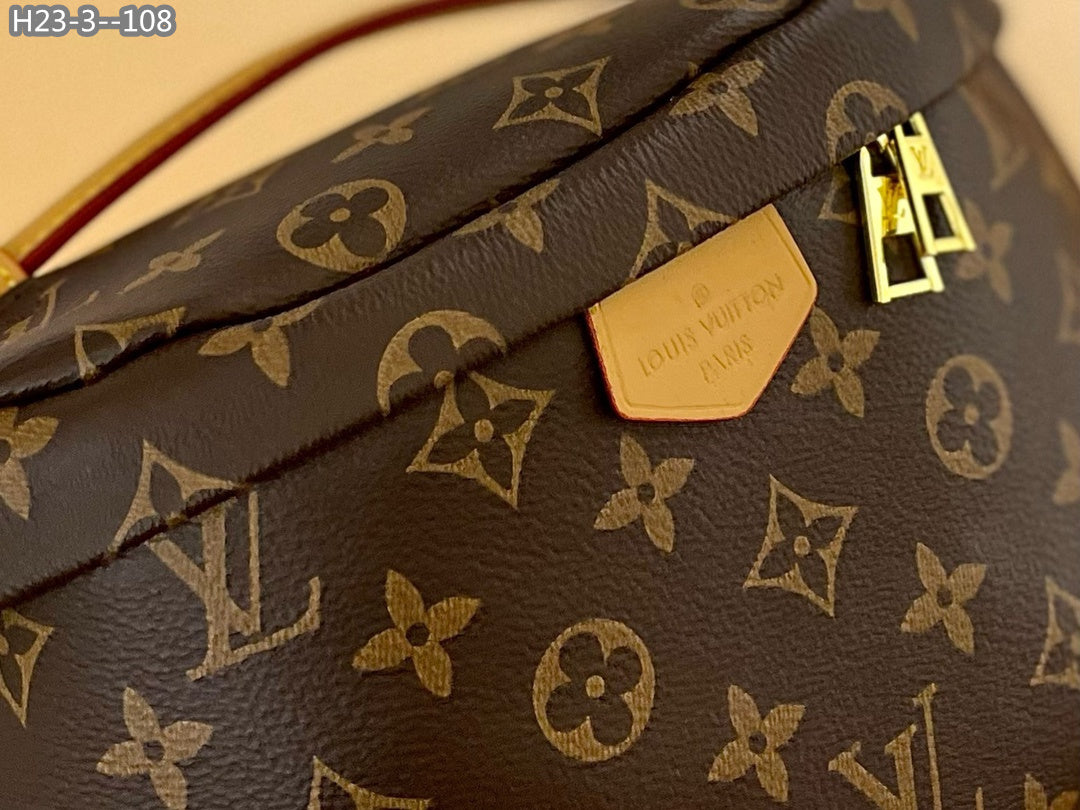 Louis Vuitton Bumbag Monogram 26Cm M43644