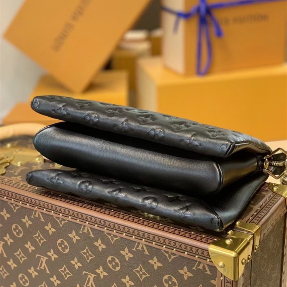 Louis Vuitton Coussin PM Black 26Cm M21260