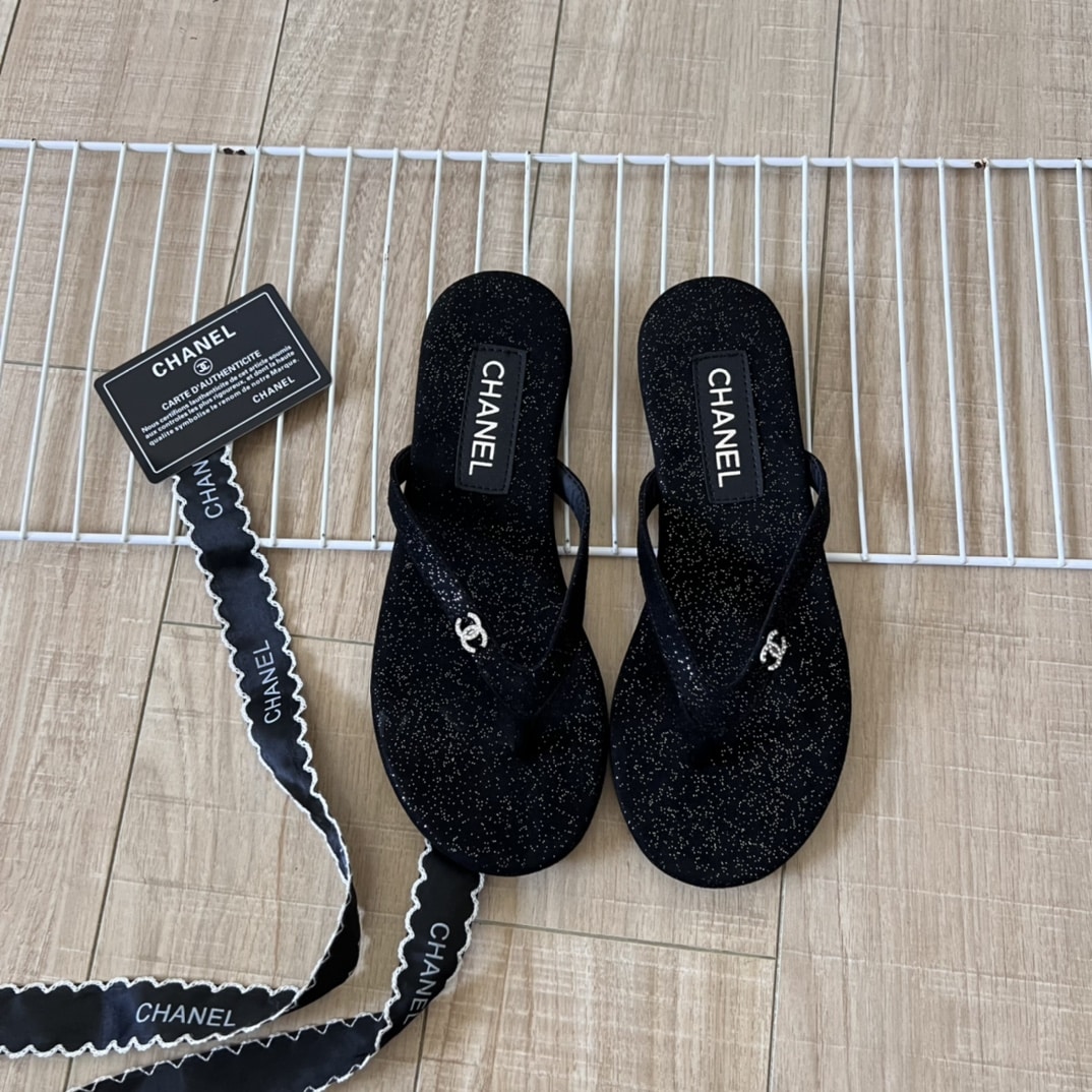 Chanel Thongs Purl Fabric With Silver Cc Logo In Black