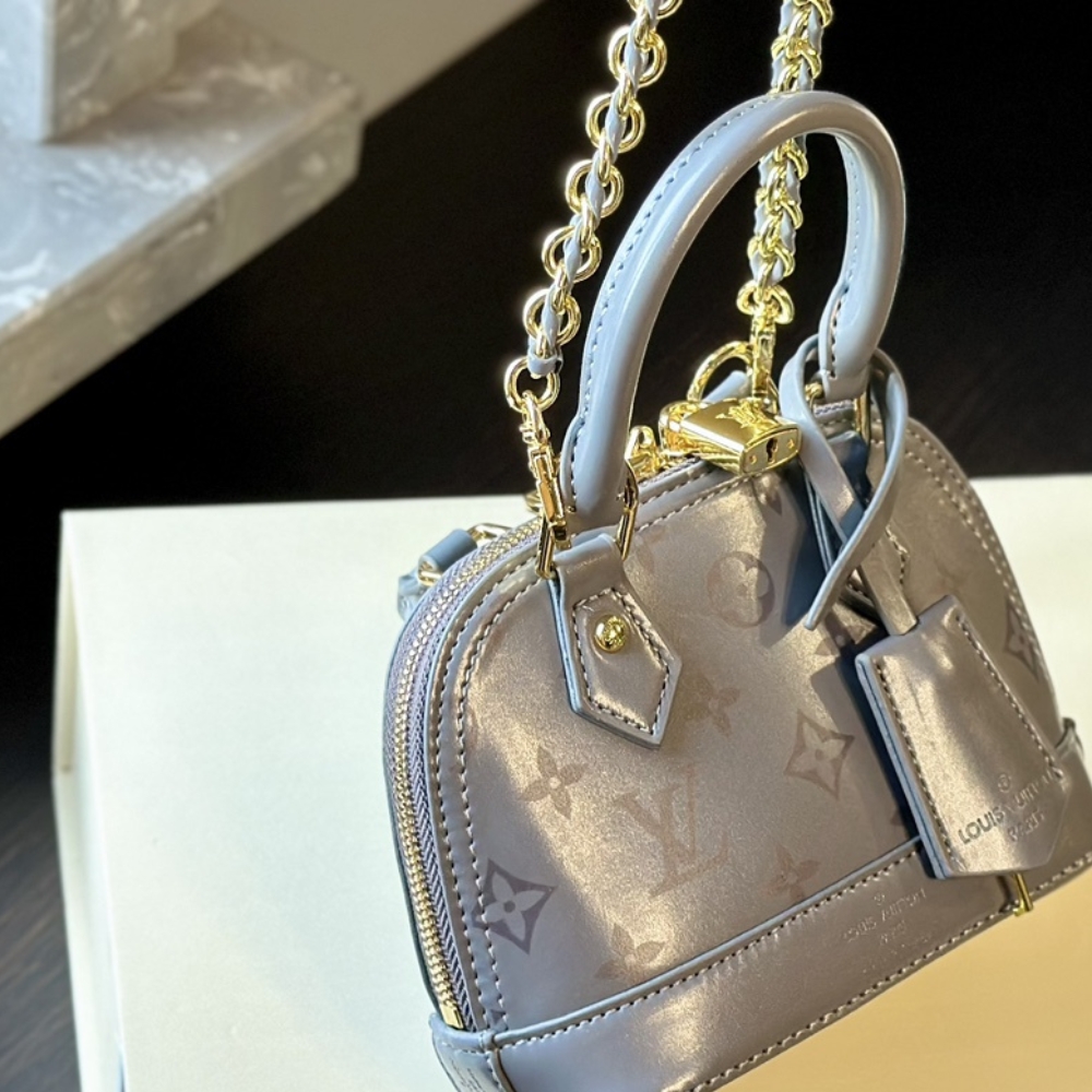 Louis Vuitton Alma Bb Gris Trianon 18Cm M12561
