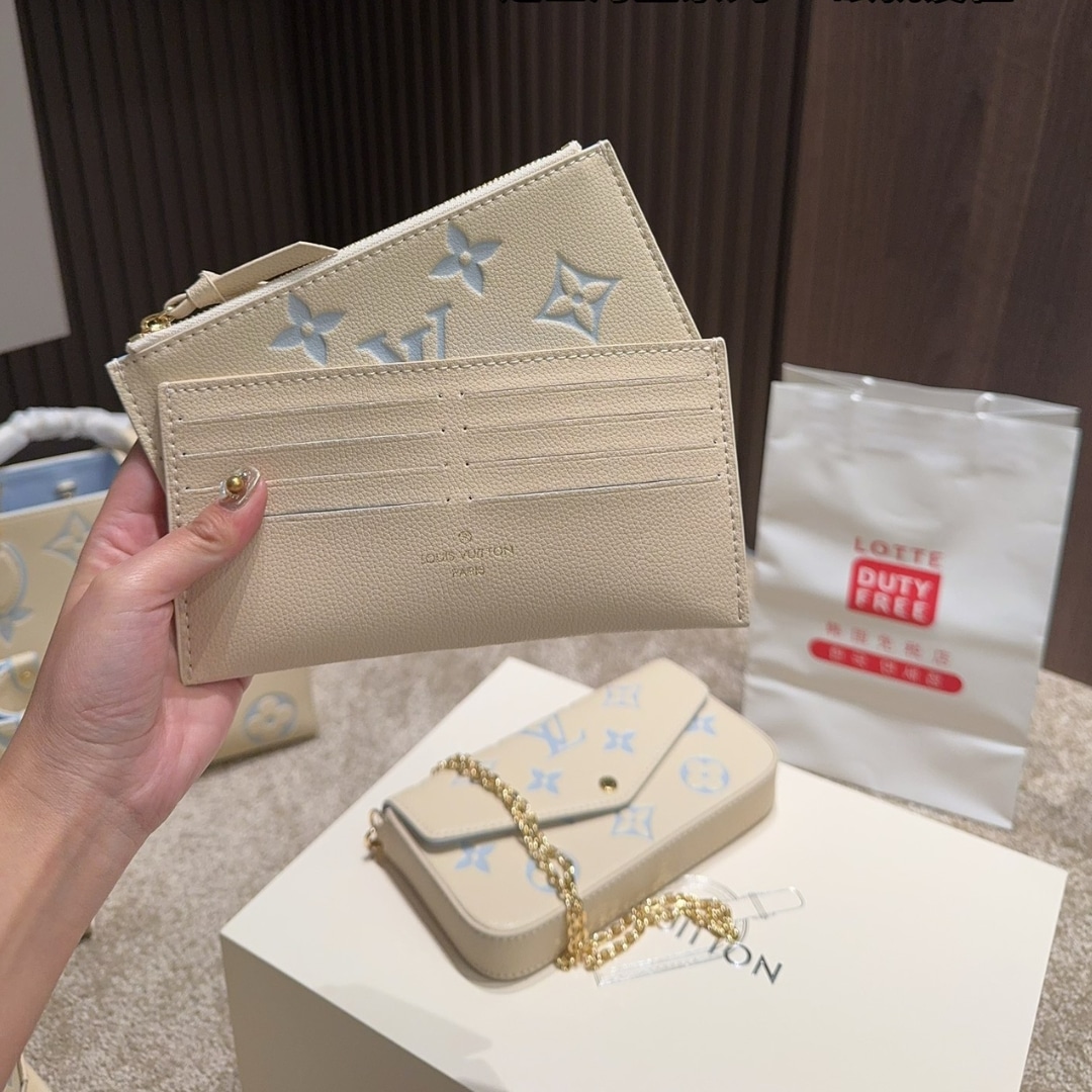 Louis Vuitton Félicie Pochette Bag Candy Blue 21Cm M83025