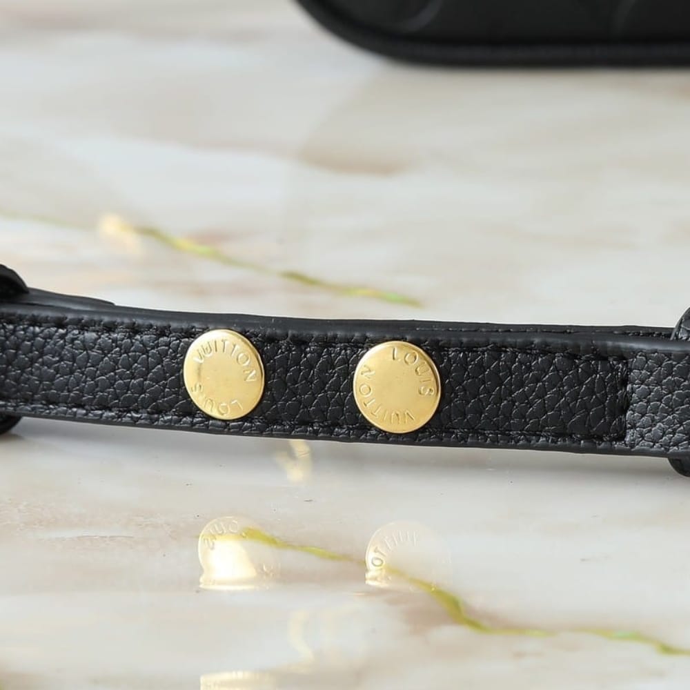 Louis Vuitton Easy Pouch On Strap Black 21Cm M80349
