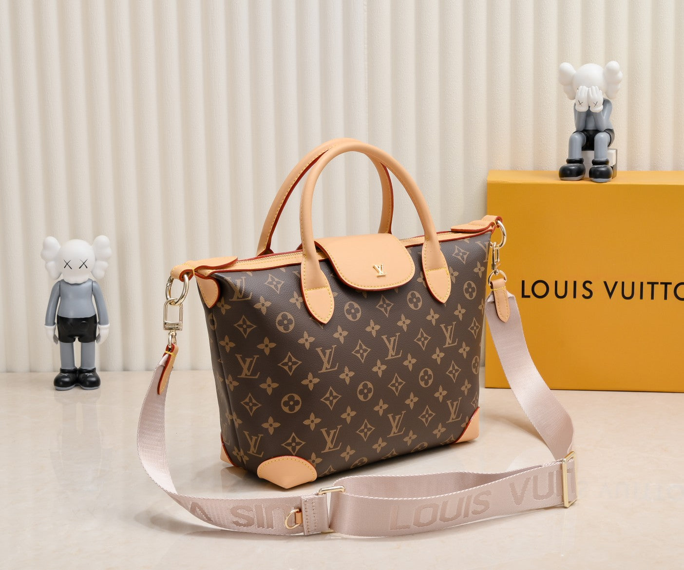 Louis Vuitton Tote Bag Monogram Canvas Beige 26Cm