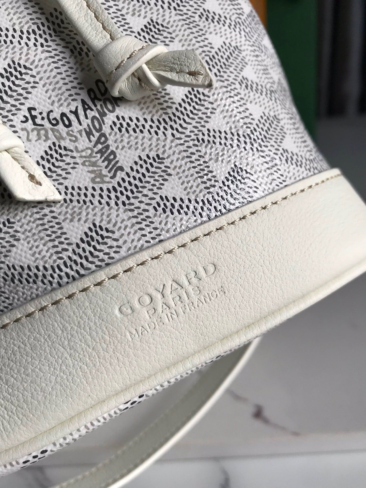 Goyard Petit Flot Bucket Bag 22 cm White Goyardine Canvas And Lambskin Trim