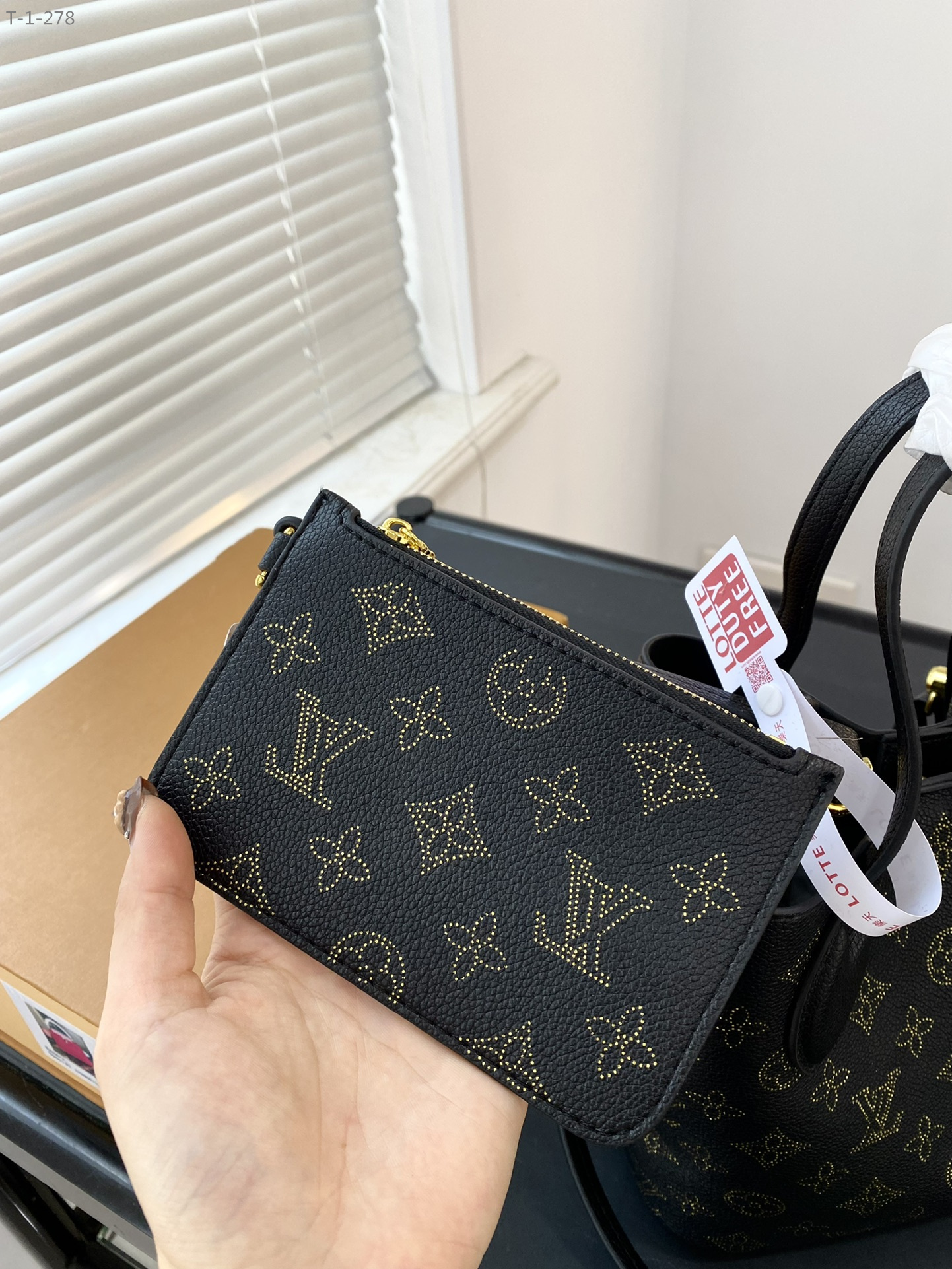 Louis Vuitton Blossom Pm Black 20Cm M23393