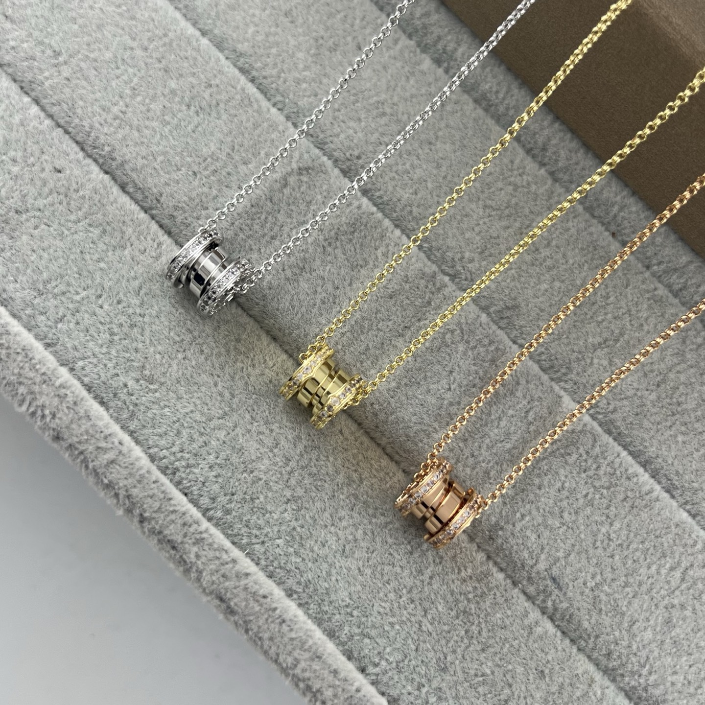 Small full diamond spring pendant necklace