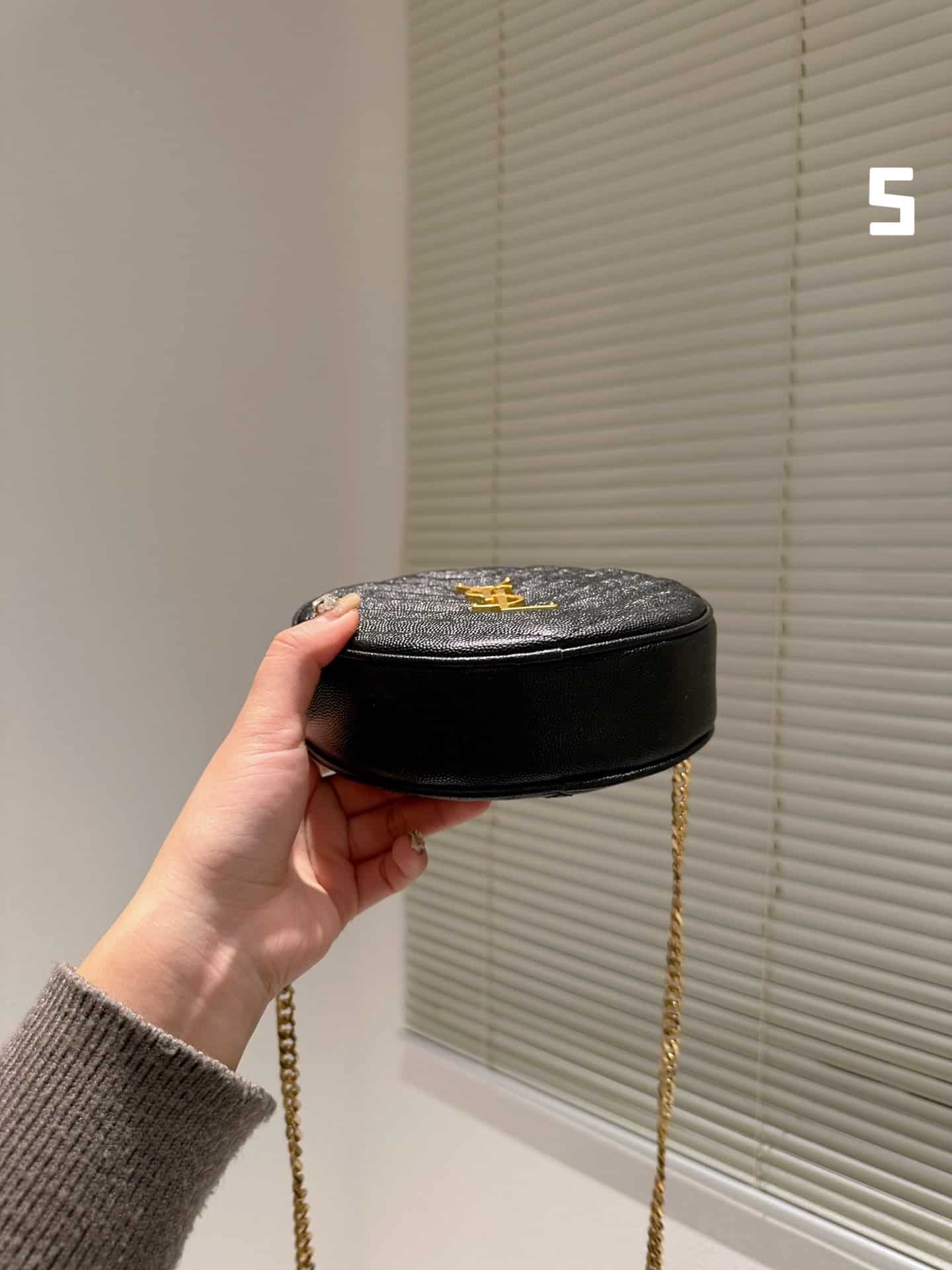 Saint Laurent Vinyle Round Camera Bag In Chevron Quilted Grain De Poudre Embossed Leather 18Cm