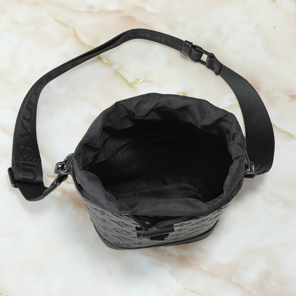 Louis Vuitton Noé Crossbody Bag Black 21cm M82248
