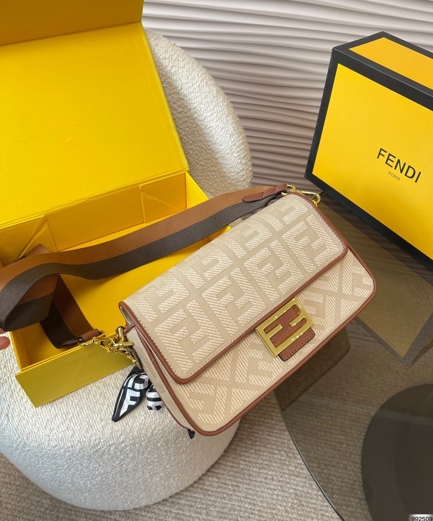 Fendi Baguette Natural Straw Bag With Ff Embroidery 26Cm