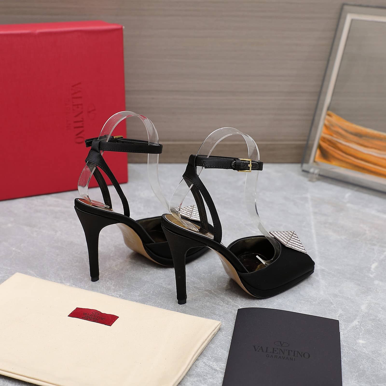 Valentino Garavani Roman Stud Block Pump Black
