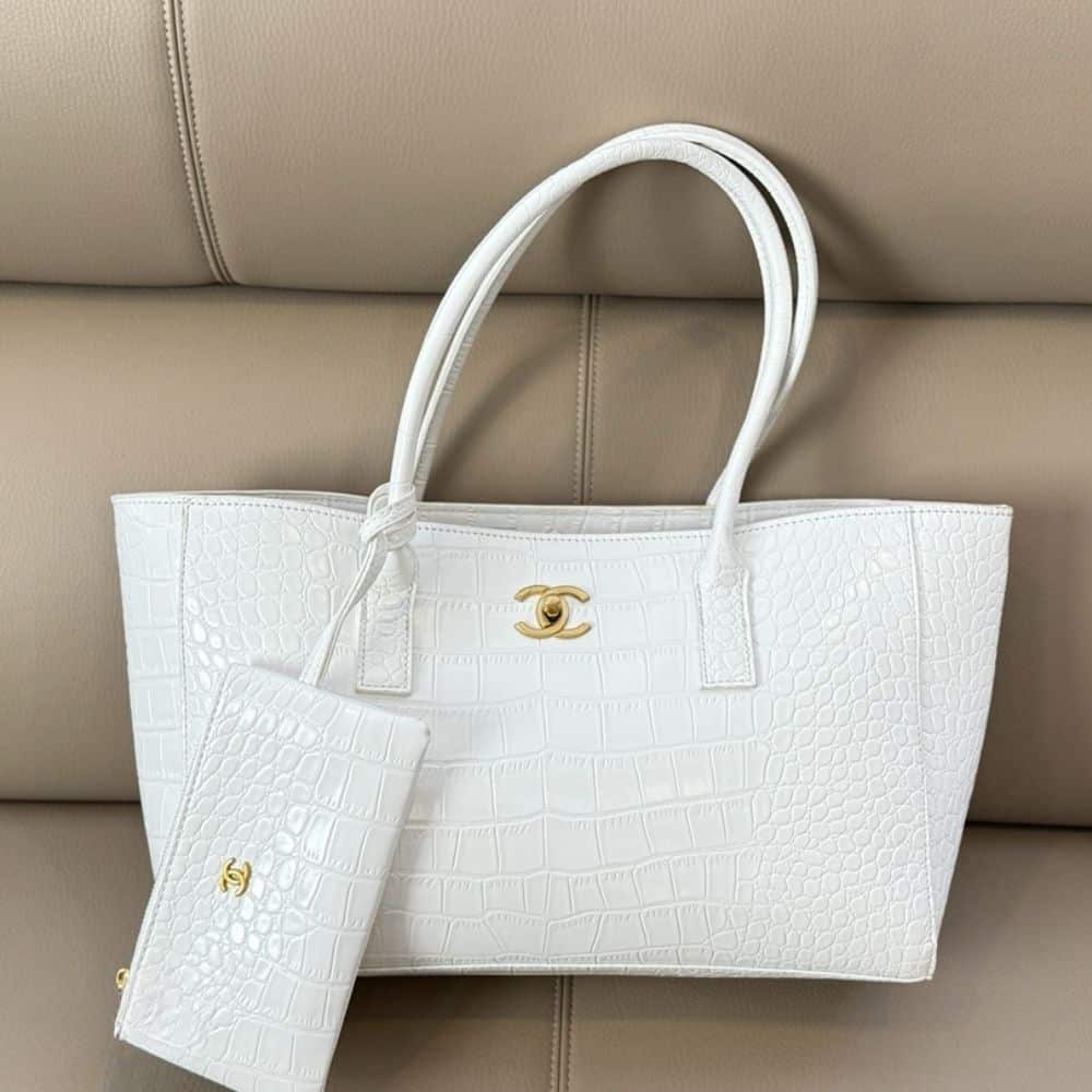 Chanel Executive Cerf Tote Black 35Cm