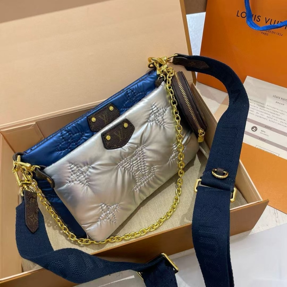 Louis Vuitton Maxi Multi Pochette Accessoires Navy And Silver 23Cm M21057