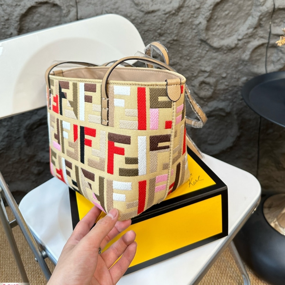 Fendi Small Roll Multicolour 23Cm