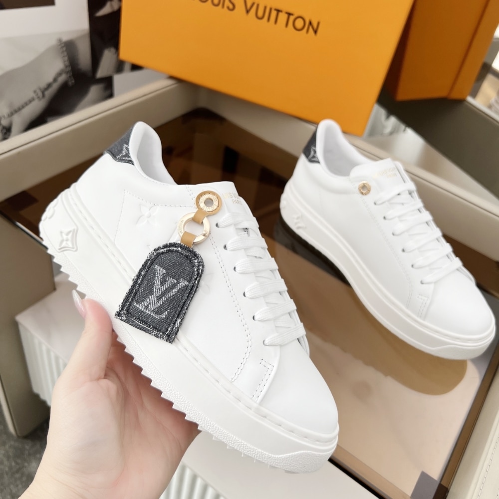 Louis Vuitton Time Out Sneaker Grey 1Aguy4