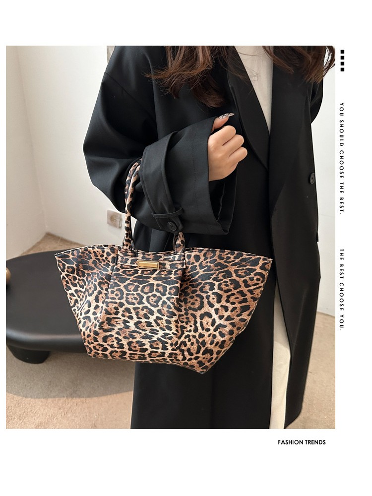 Leopard Metal Buckle Tote Bag