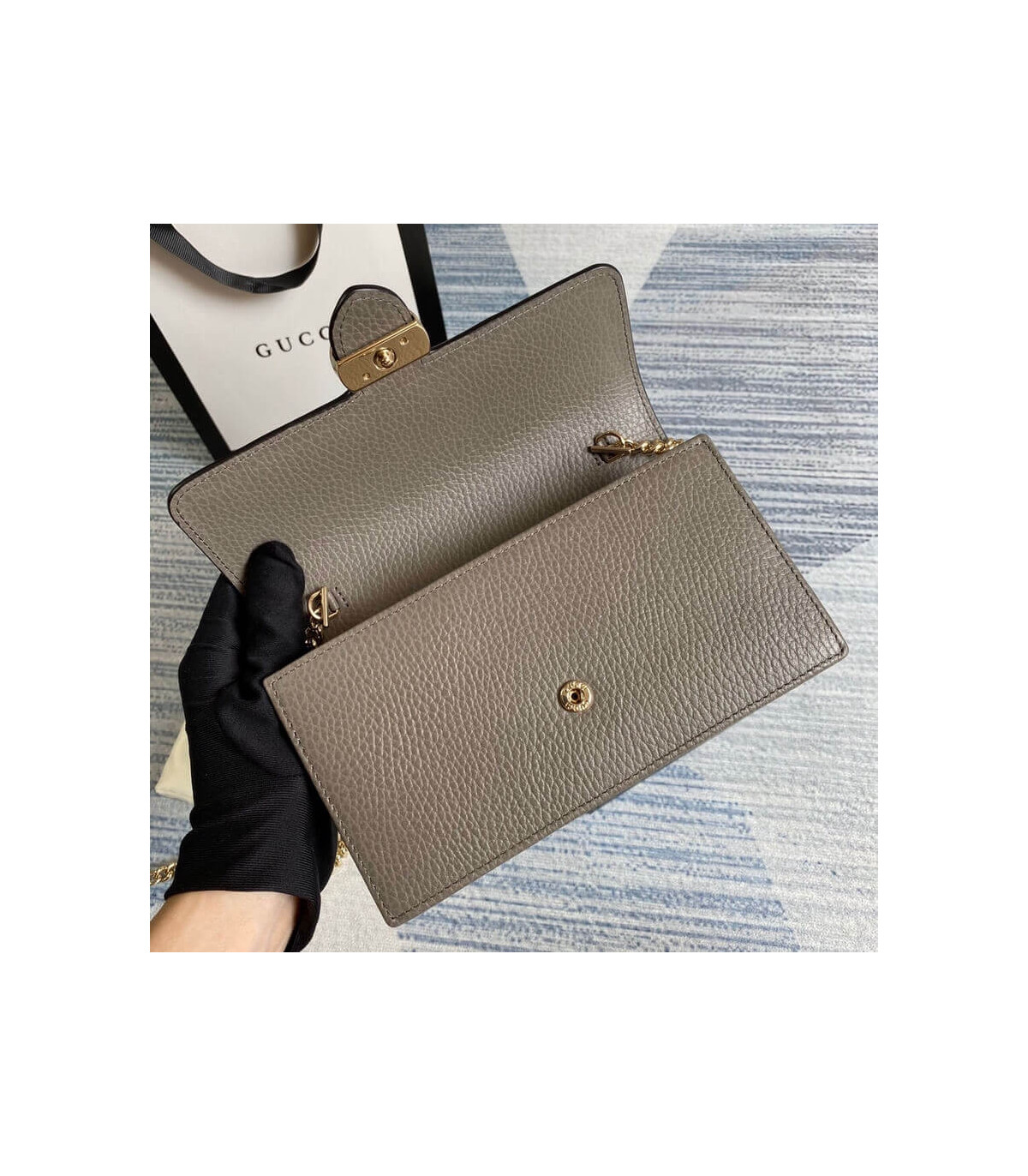 Gucci GG Interlocking Wallet On Chain Grey