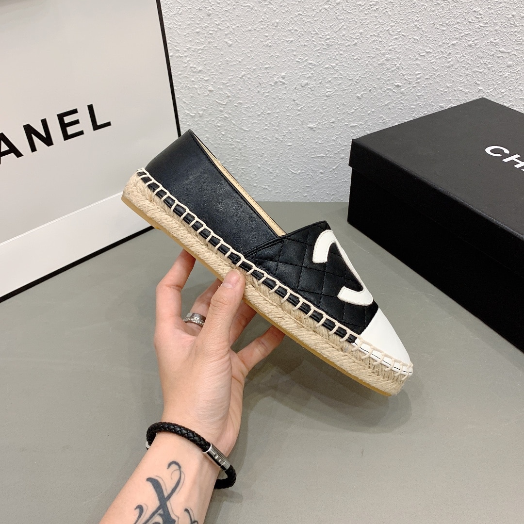 Chanel Cc Espadrilles Slip On White Black