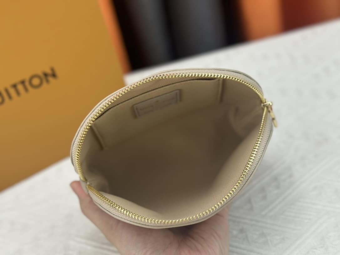 Louis Vuitton Cosmetic Pouch PM Creme 17Cm M45951