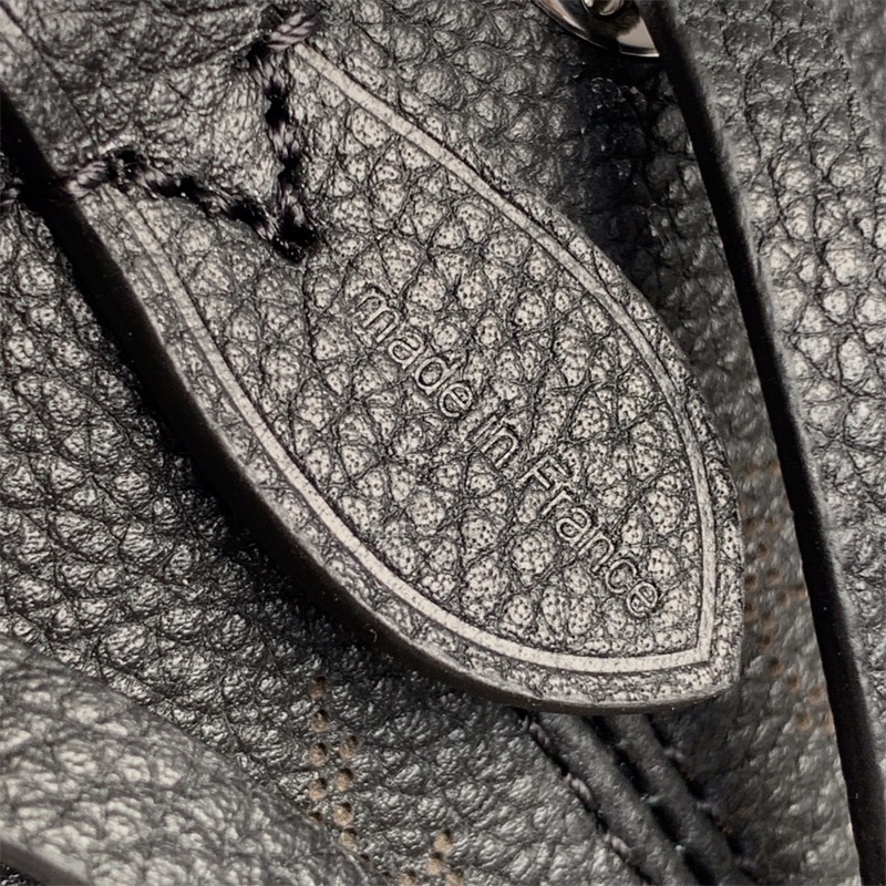 Louis Vuitton Bella Black 22Cm M57070