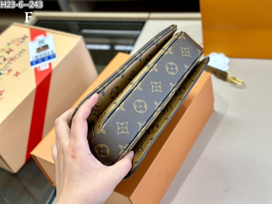 Louis Vuitton Pochette Métis Monogram Reverse 25Cm