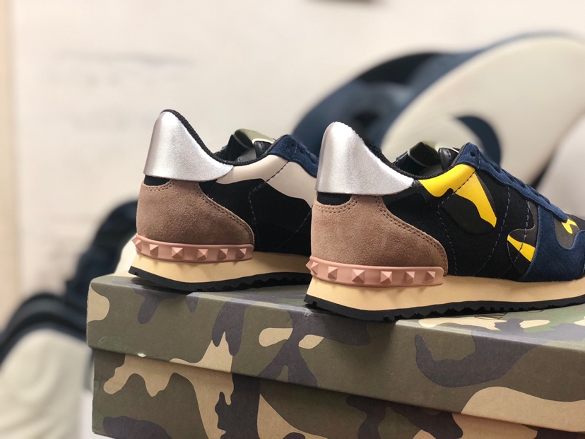 Valentino Sneakers