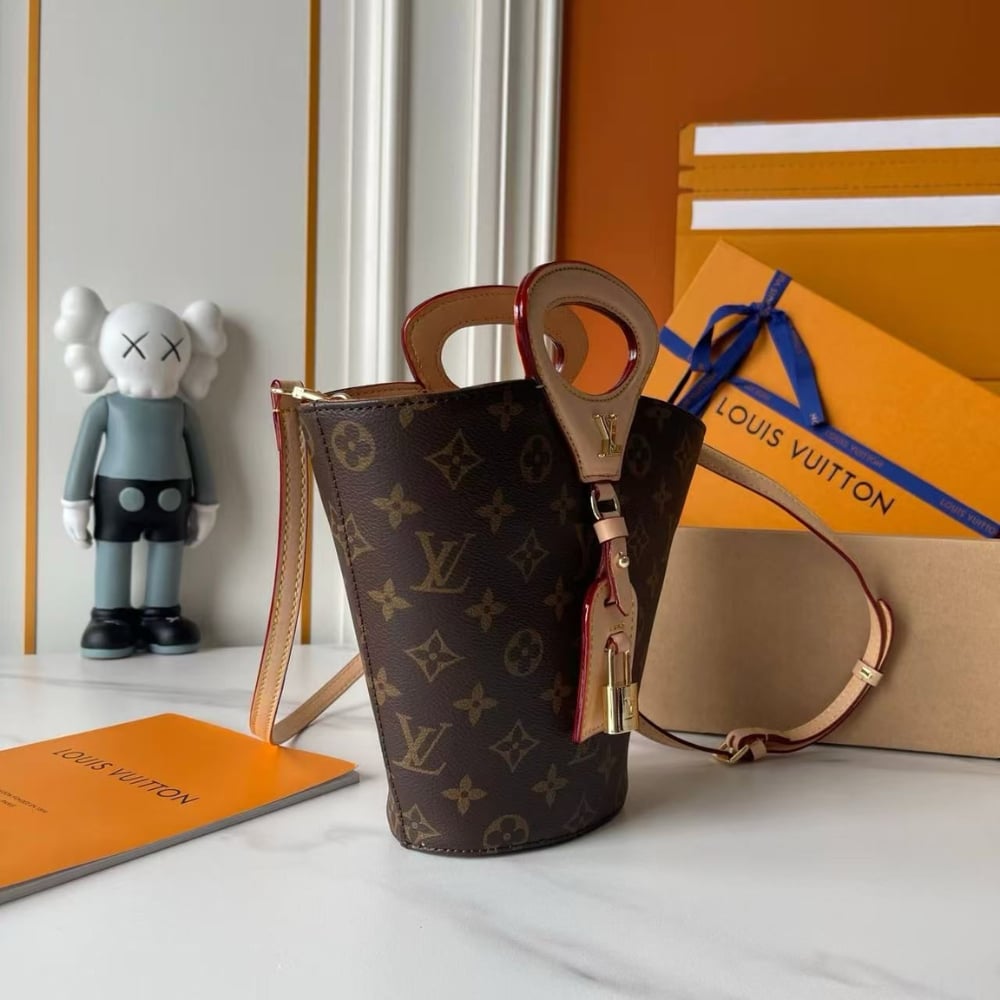 Louis Vuitton Rivage BB 18Cm M14680