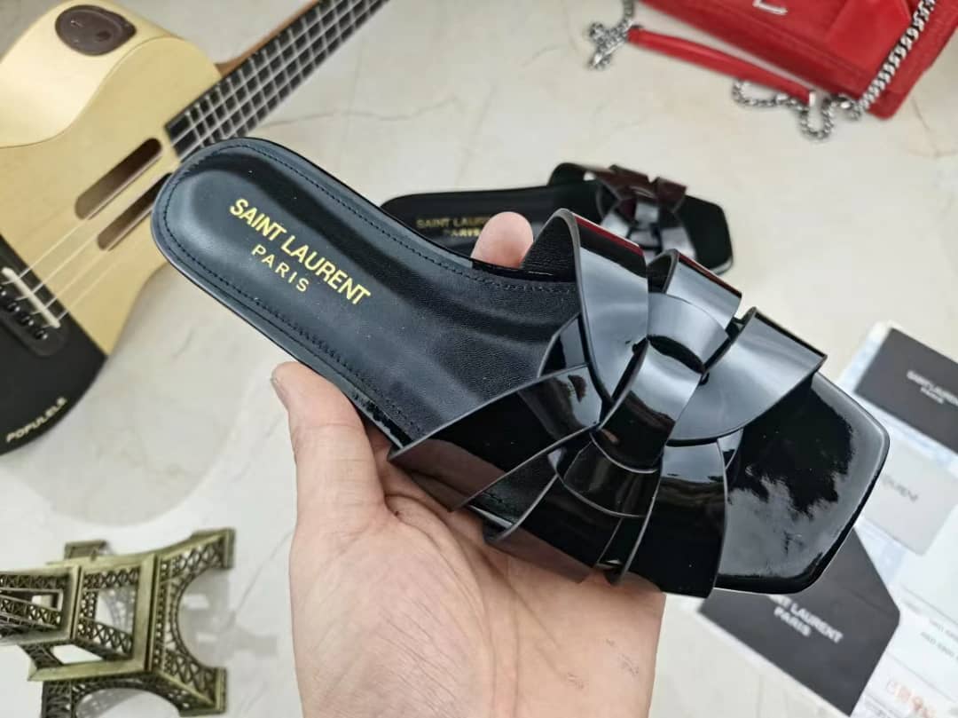 Saint Laurent Tribute Mules In Patent Leather Black 571952B8I001000