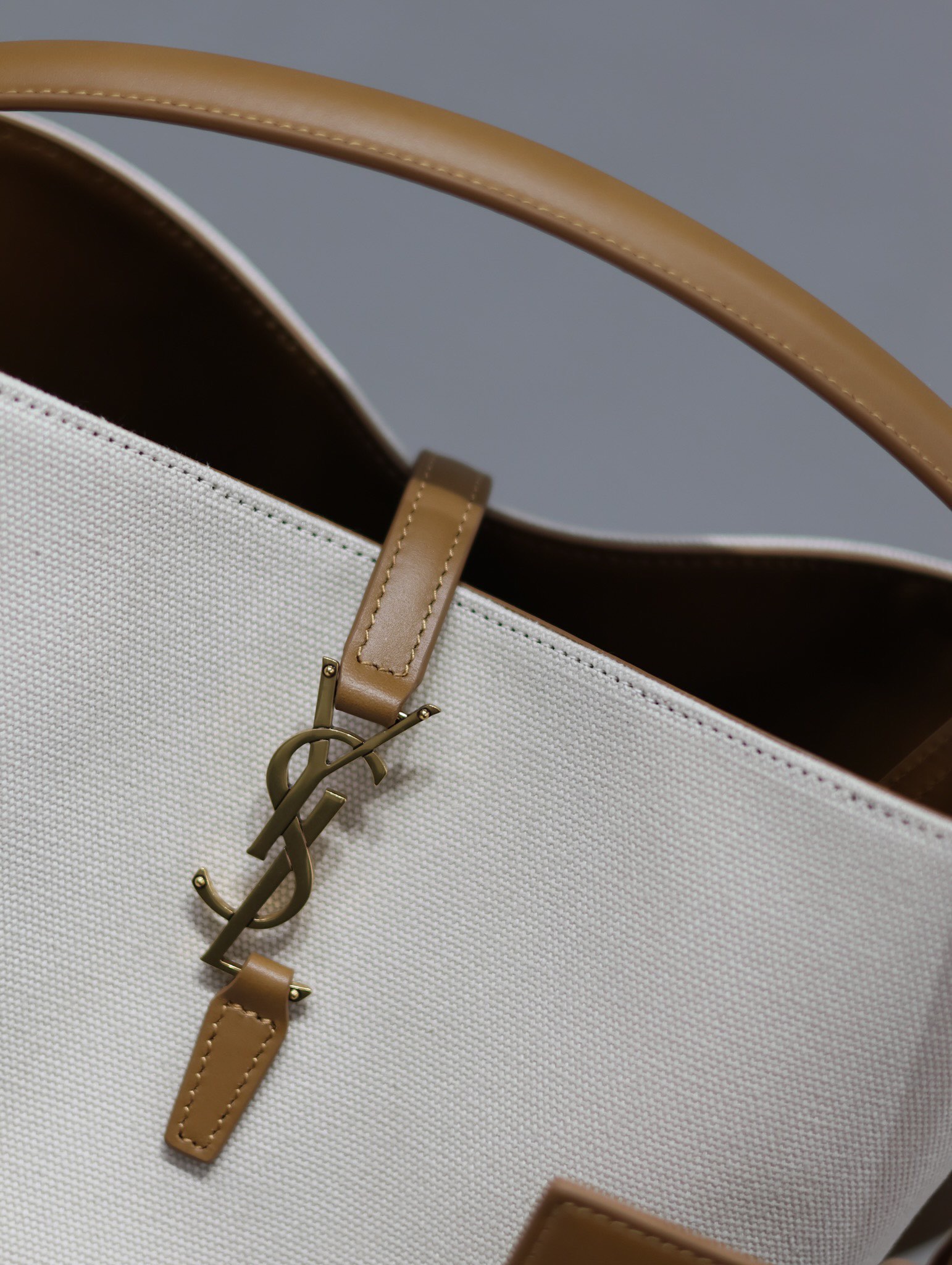 YSL LE 5À7 Bucket Bag