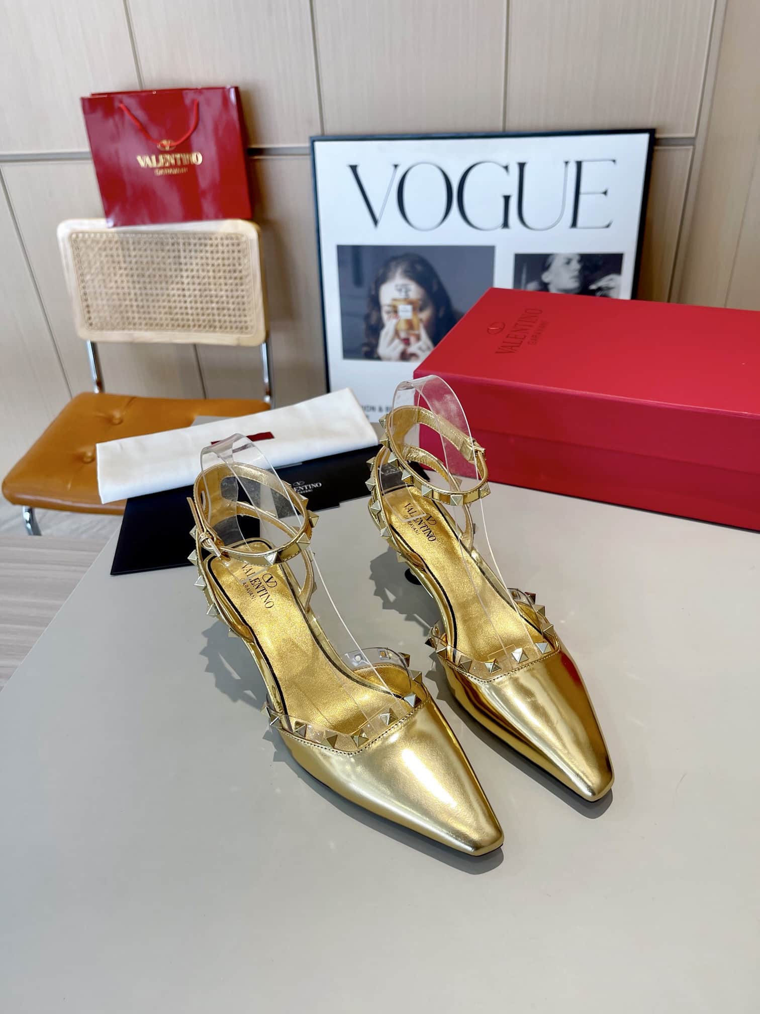 Valentino Garavani Rockstud Couture Pumps Gold