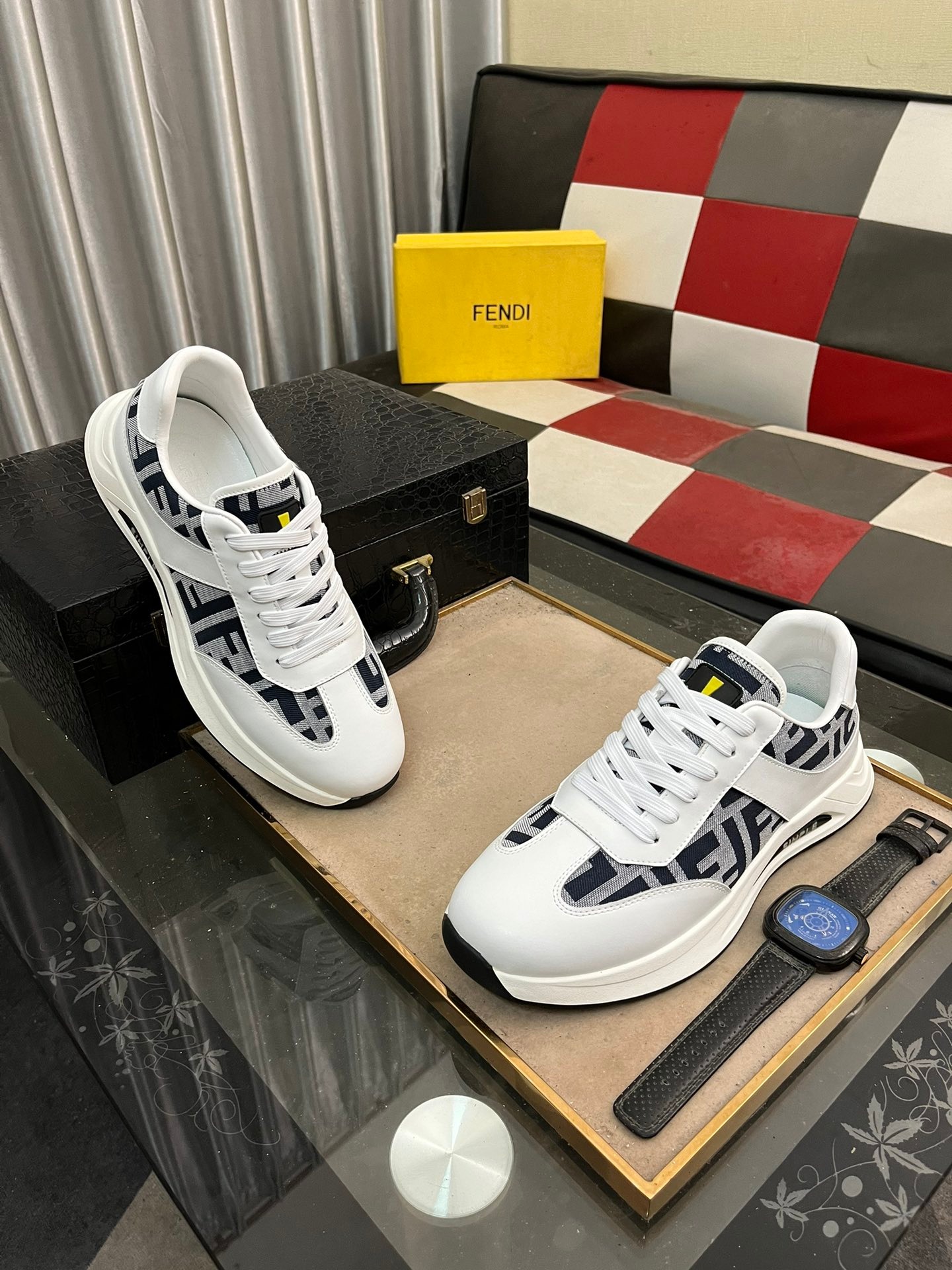 FENDI CASUAL SNEAKERS