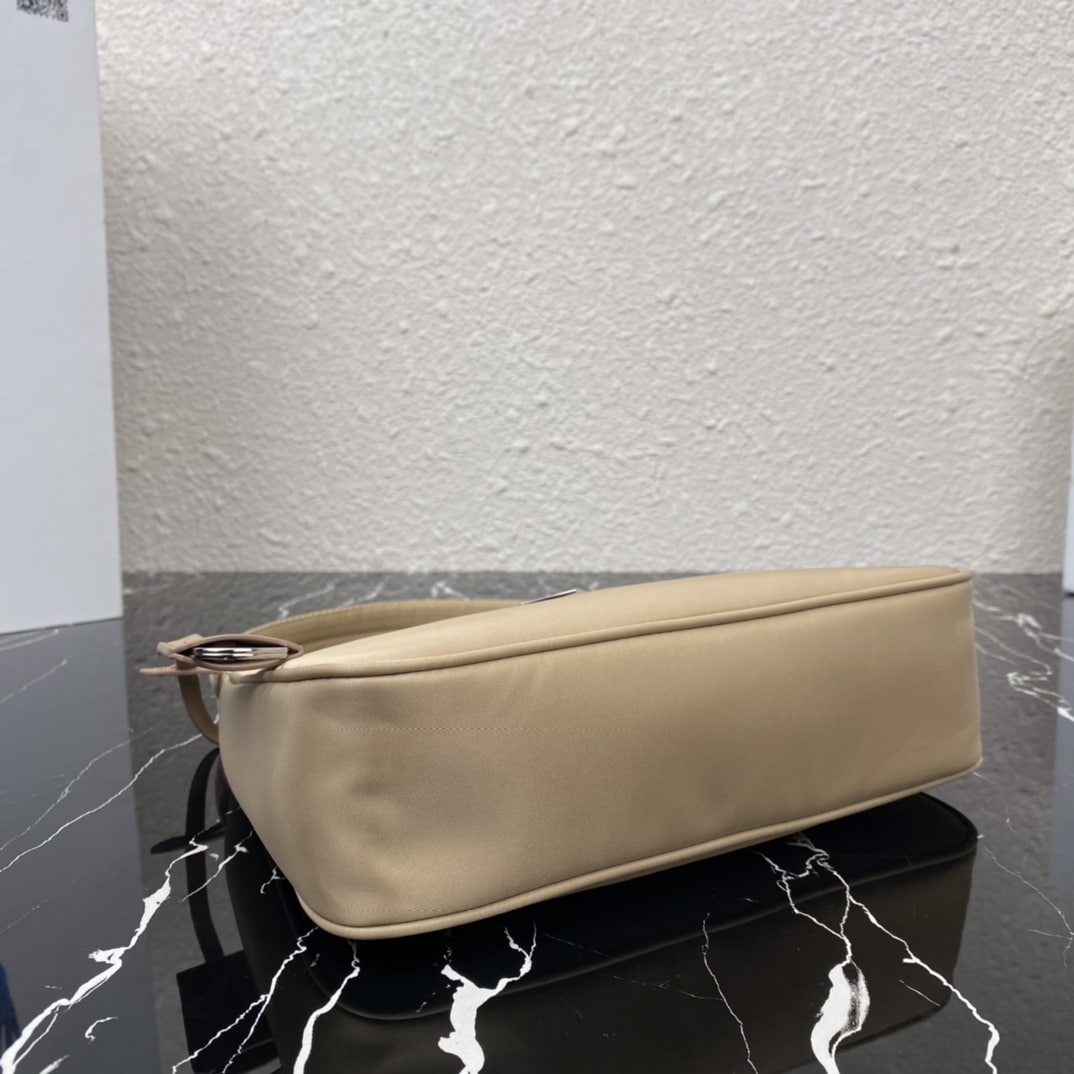 Prada Re-Nylon Re-Edition 2000 Mini-Bag Nude
