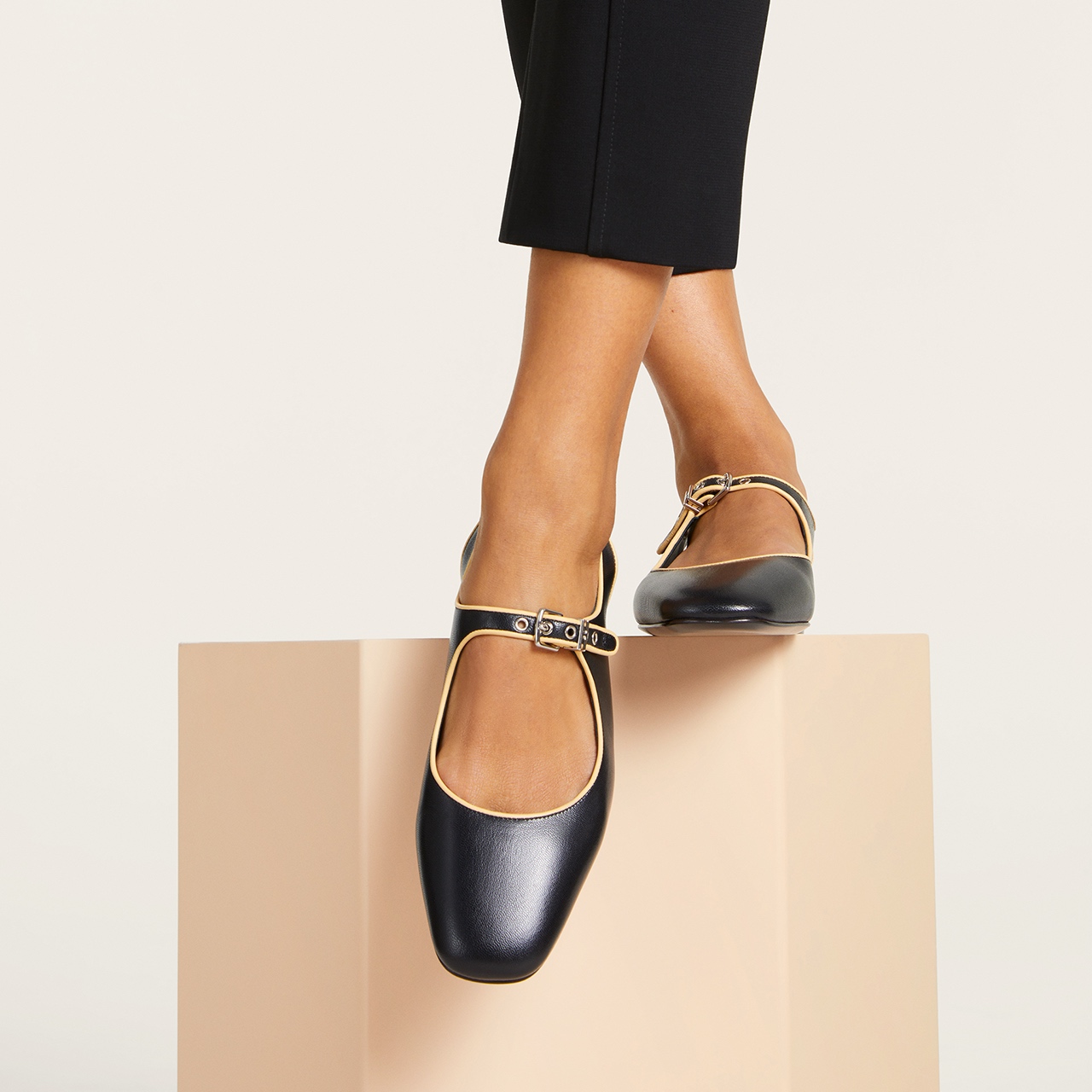 HERMÈS Kleo Mule Sandals