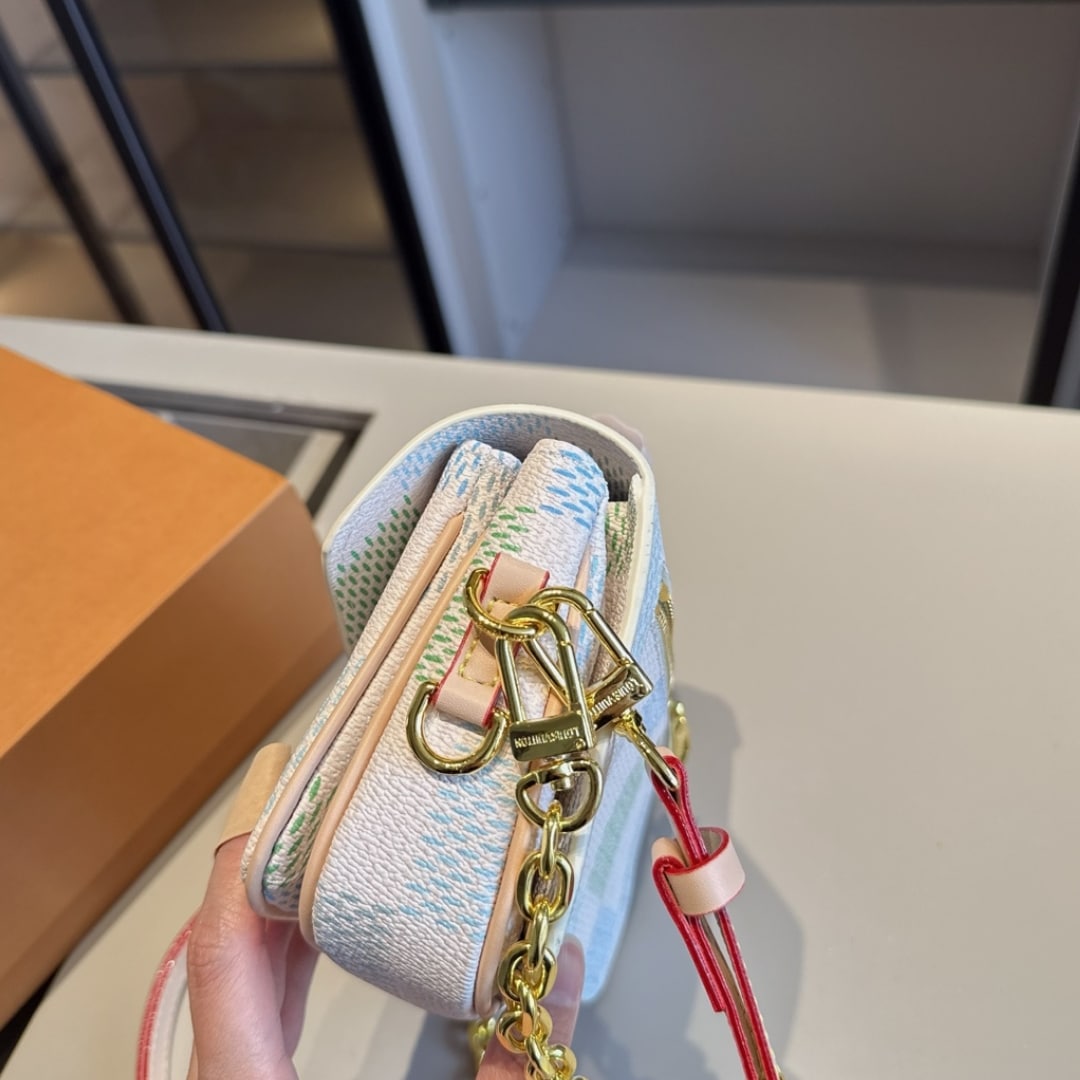 Louis Vuitton Pochette Métis East West Damier Canvas Light Blue 21cm