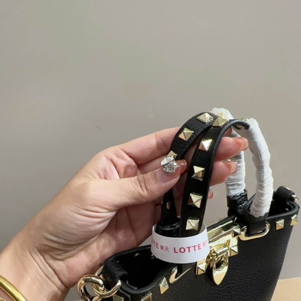 Valentino Rockstud Crossbody Pouch In Grainy Calfskin Black 16Cm 5W2P0W31Vsh 0No