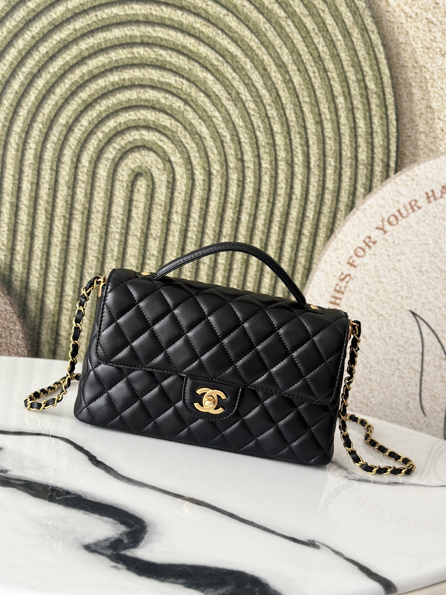 25C/26C Small Classic Flap with Top Handle