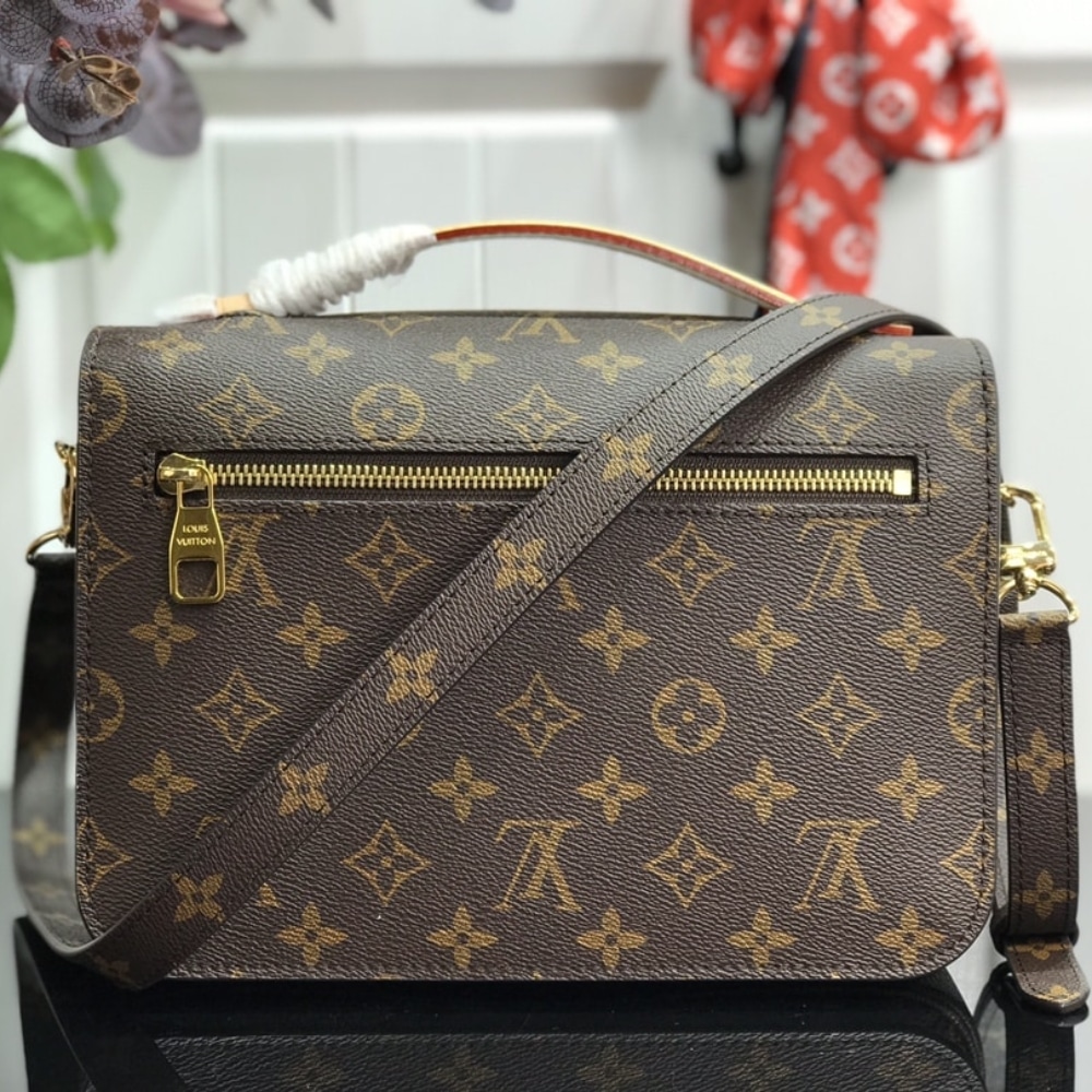 Louis Vuitton Pochette Métis Monogram Canvas Satchel Brown 25cm M44875