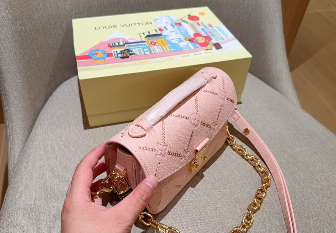 Louis Vuitton Pochette Métis East West 21.5cm M29488