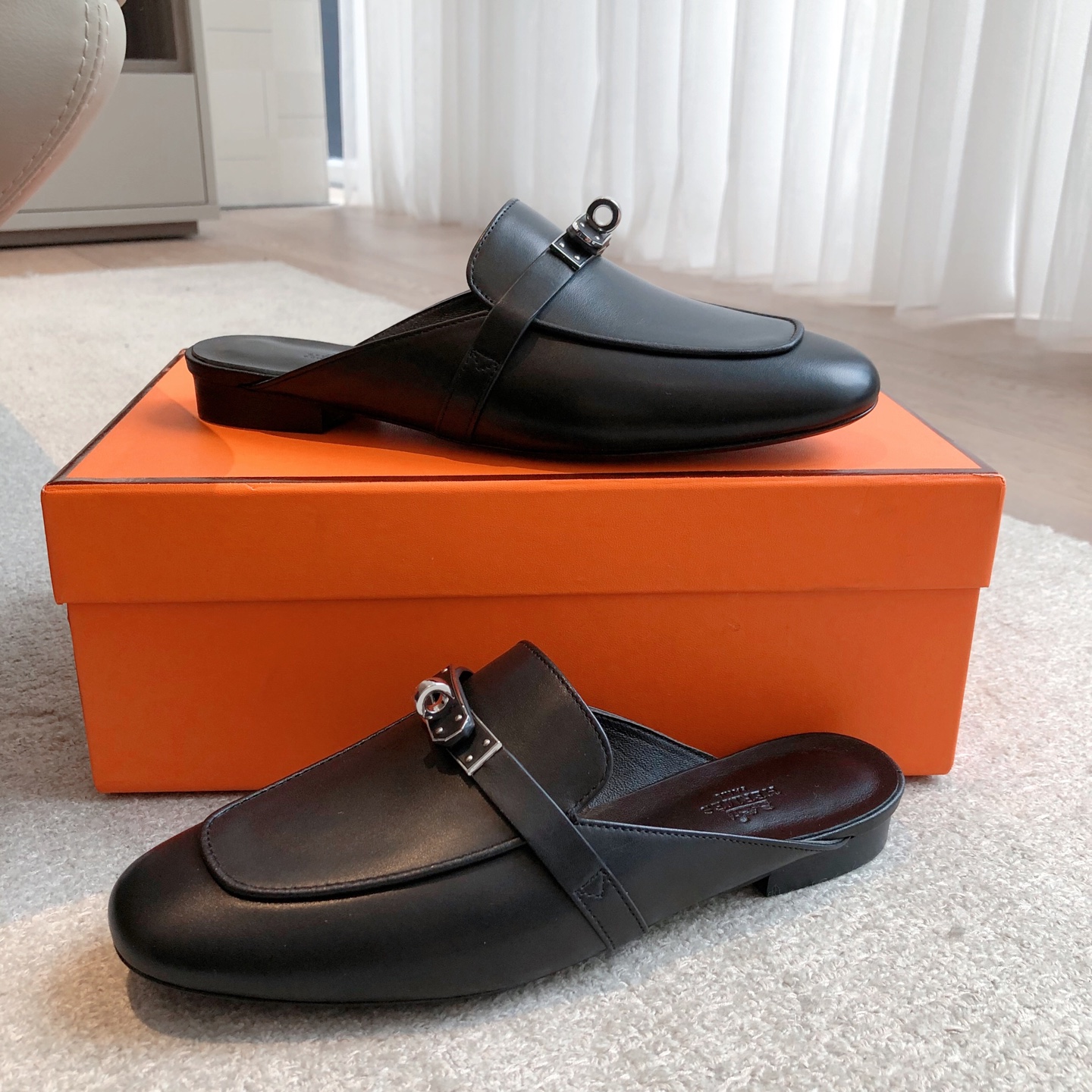 Hermes Oz Mule Black