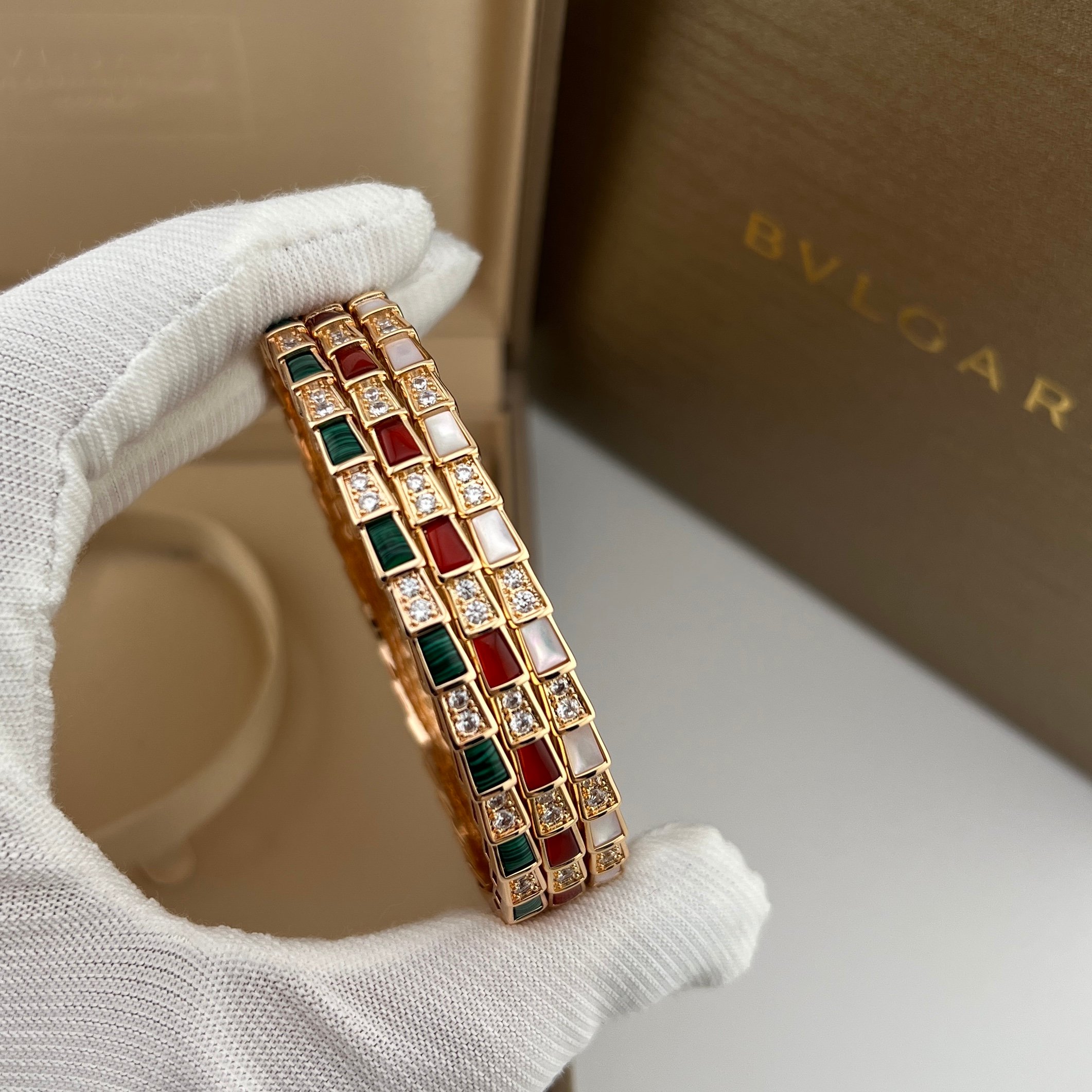 Serpentine full-diamond bracelet