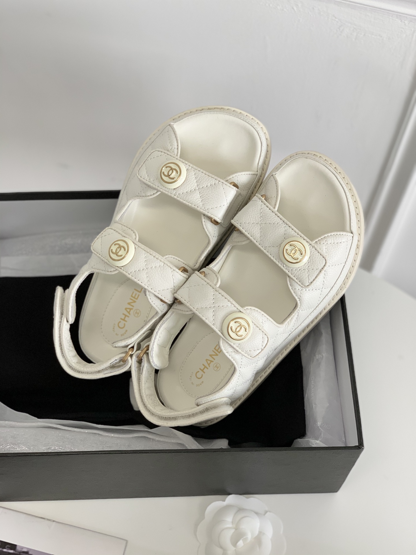 Chanel Cc Button Velcro White Sandals Grained Leather