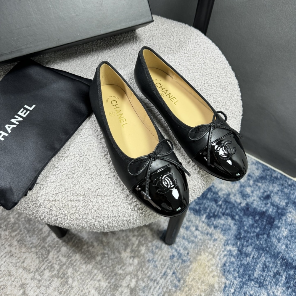 Chanel Ballerina Flat Shoes In Black